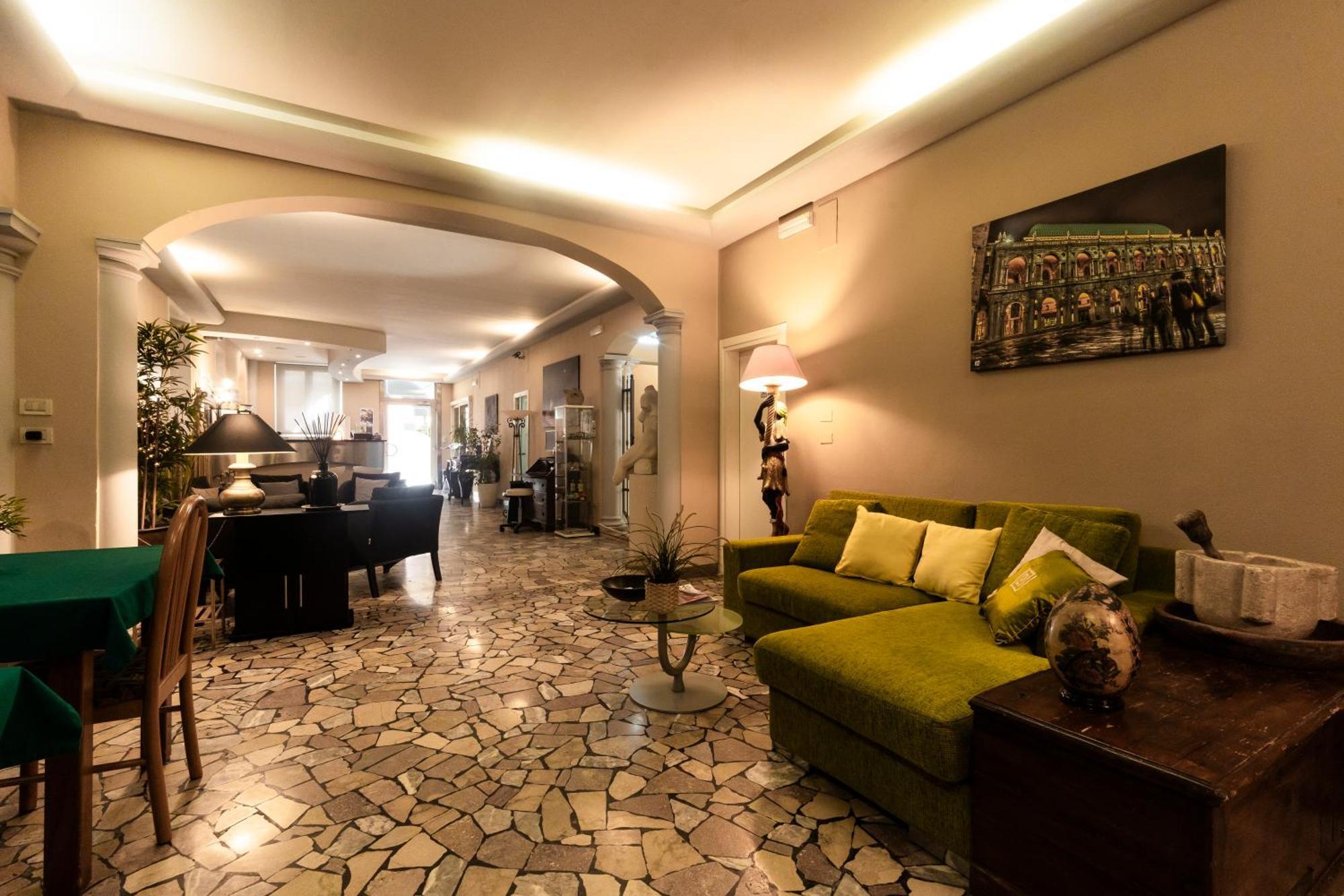 Hotel La Terrazza Vicenza Esterno foto