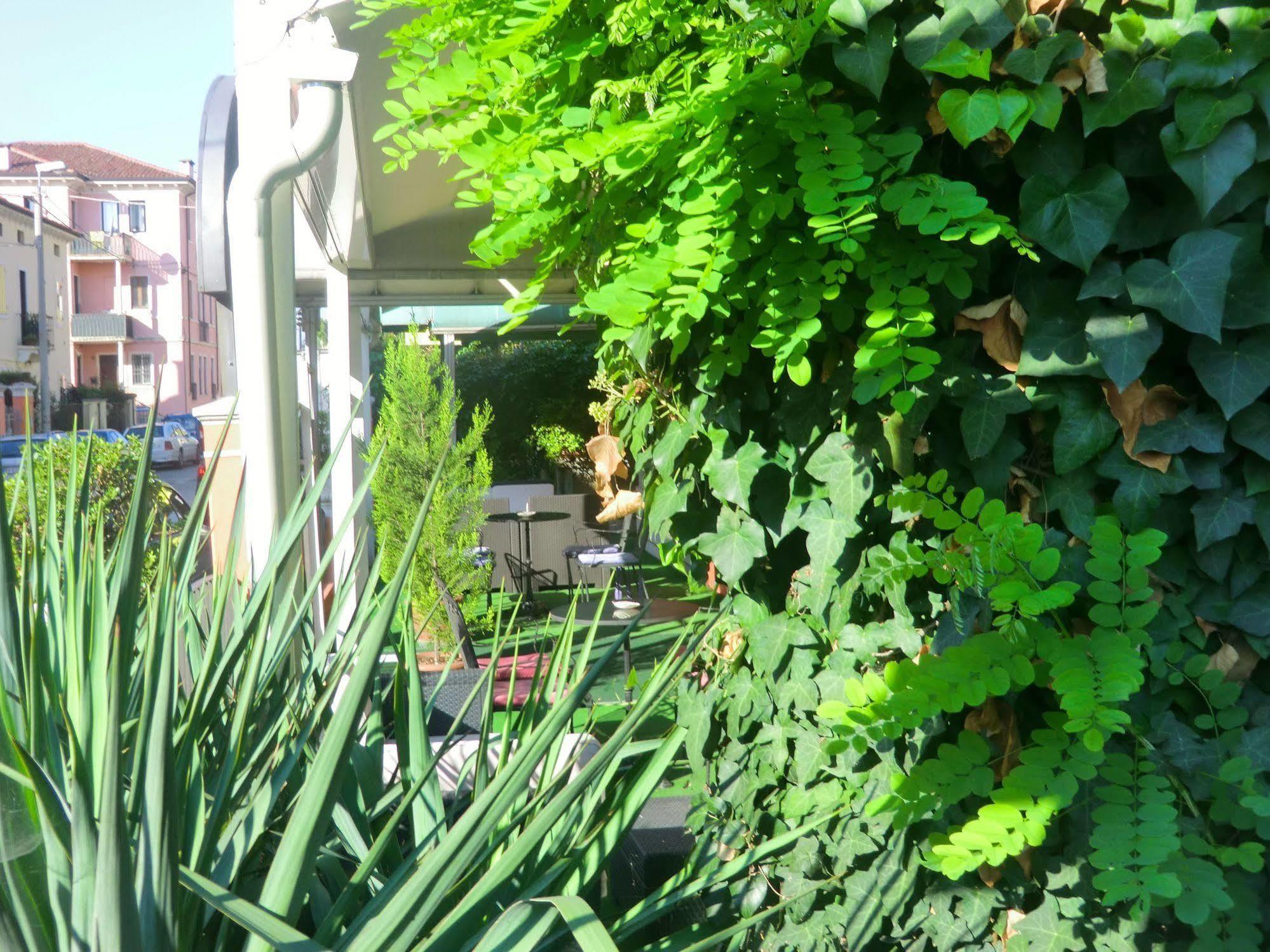 Hotel La Terrazza Vicenza Esterno foto
